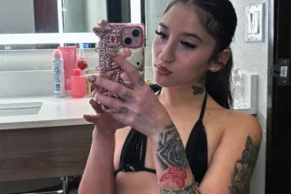 Petite, Pretty & Ready for Kic... - Image 1