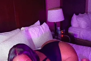 Young, sexy, Melanin Beauty 😍💦 Ready to play 😋 - Image 7