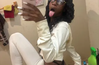 EVER SEEN A PYT LOOK SO GOOD👅😩 - Image 6