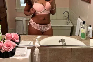 New Curvy Cutie In Town Lets p... - Image 4