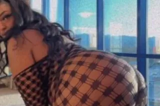 thick, fun and around right no... - Image 2