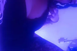 💋 WHAT AWAITS YOU, THE ELECTRI... - Image 2