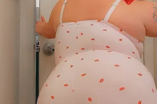 🫦😘 short, thick Scorpio, ⭐ - 3... - Image 2