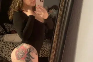 sexy latina w/ tattoos - Image 6