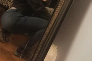 sexy latina w/ tattoos - Image 8