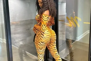 I LOOK BETTER WHEN IM BEING BA... - Image 1