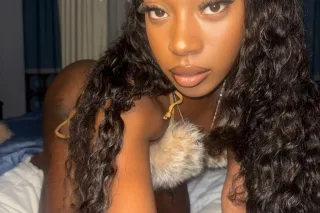 SEXY PETITE EBONY CHOCOLATE 🍫🍦... - Image 4