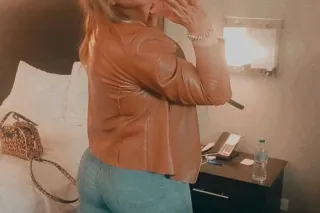 TAKING EARLY MORNING APPOINTME... - Image 4