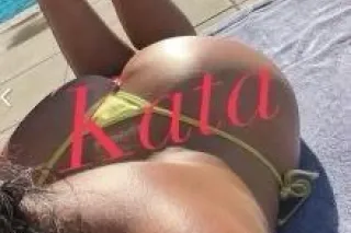 It's not just a massage, it’s a playground for your senses — discover our 4 Hands Massage - Image 5