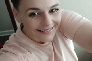 let me give you the best head you've ever had in your life while I'm looking you in the eyes as I go between Deepthroat and taking my tongue and tickling the sides of your dick driving you crazy while you're in my mouth - Image 10