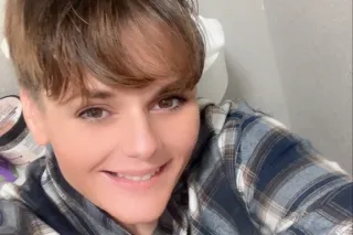 let me give you the best head you've ever had in your life while I'm looking you in the eyes as I go between Deepthroat and taking my tongue and tickling the sides of your dick driving you crazy while you're in my mouth - Image 6