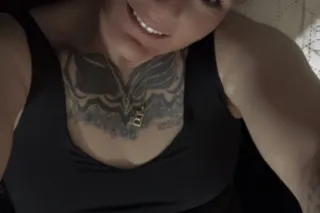 let me give you the best head you've ever had in your life while I'm looking you in the eyes as I go between Deepthroat and taking my tongue and tickling the sides of your dick driving you crazy while you're in my mouth - Image 9