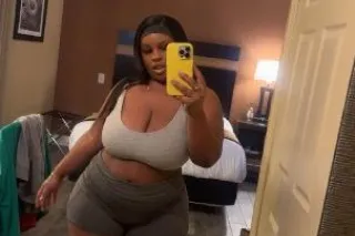 BACK IN TOWN DONT MISS OUT ✨TREAT YOURSELF TO THICK CHOCOLATE TREAT 🍭SWEET CREAMY💦 HIGHLY ADDICTIVE🎰 SKILLED🏆WET BOMBSHELL💣🤭 - Image 7