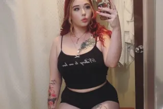 😘the red head of your dreams 😘... - Image 1