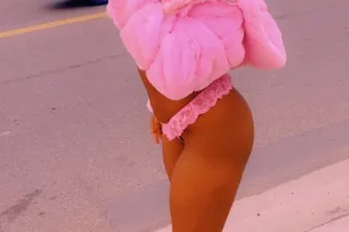 outcall & car play available n... - Image 1