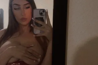 pretty rissy back let me drain... - Image 2