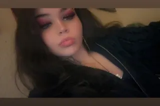 green eyes an soft vanilla Bea... - Image 1