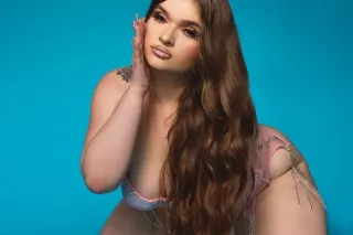 THICK SNOWBUNNY SUPER SQUIRTER... - Image 3