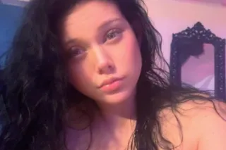 💋Sexy European Bombshell 💋 Nau... - Image 2