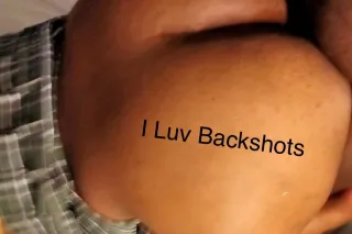 Hella thickk and Wettt as fuck... - Image 1