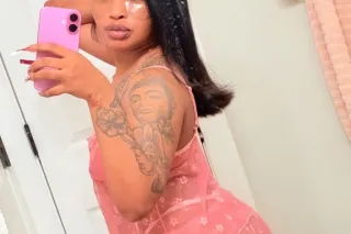 hi daddie 2 Badd pretty 4ft tall and 10inches bitches can we come fuck you 💁🏽♀😍 - Image 10