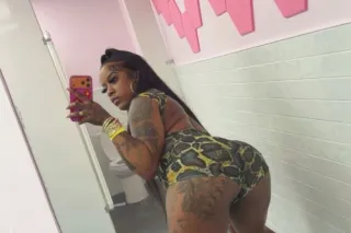 Sexyy Prettie & Petite 😜 - 25 - Image 4