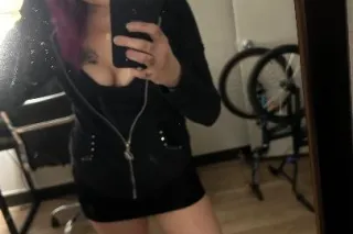 CD specials!!! xxxtra sloppy toppy 👅💦! 🔥Looking for a quick sloppy toppy Full service or how about lets get freaky and explore your kinks! 😈🫦👅 - Image 1