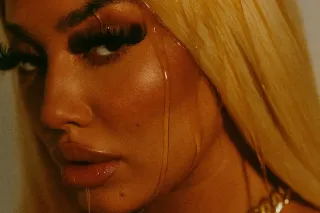 Mixed Latina beauty gorgeous f... - Image 3