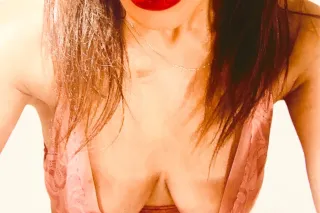 About my prodigious, well-received, wet, juicy lips! - Image 6