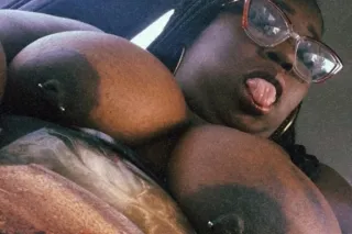 come play with my fat pussy incall only Available - Image 3