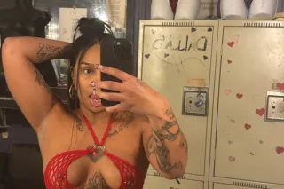 Here just for the weekend. im ... - Image 2