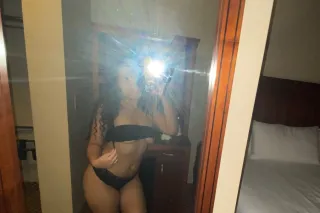 Sweet with a side of Freak 🍑💦 ... - Image 3