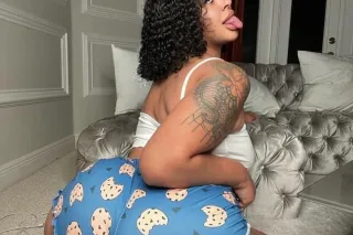 Hi sweetie😍🥵 I’m Brenda— an in... - Image 3