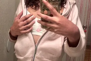 Petite lightskin😍Come an enjoy... - Image 1