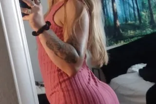 Lady in the streets FREAK in t... - Image 4