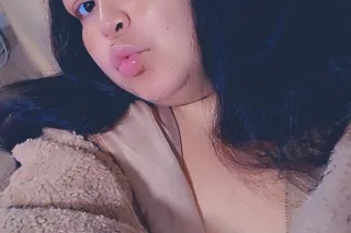 thick lil momma 😍 💋💦🫦 - Image 7