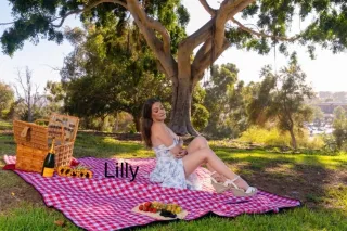 Sexy Sweet Petite Treat Now Visiting - Image 9