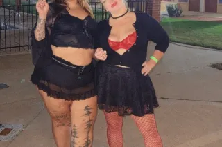 2 Thick Milfs for Valentines 3some Fun ❤ - Image 12