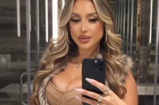 ❤❄❤BLONDE BOMBSHELL PARTY GIRL... - Image 3