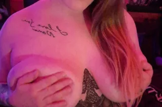 cum see this lucious curvy MIL... - Image 3