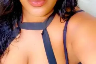 SEXY BUSTY BBW POLE DRAINER VISITING - Image 5