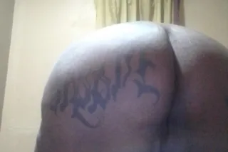 40yearsolder love sucking dick... - Image 2