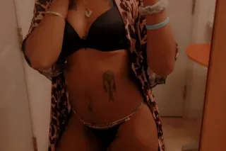 chocolate goddess, at your ser... - Image 1