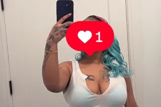 🍑BIG BULE IN TOWN FOR A LIL 🍑 ... - Image 1