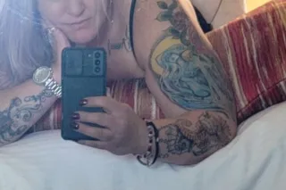 Friday the 13th Incall specials! Who is up early, horny and want to fuck! Do you like your girl with a thick fat ass ...nice titties and juicy kitty! Hit me up! - Image 6