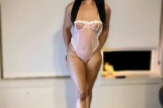 Sweet face, Sinful intentions. 🫣💦 Once you book W/ Aminna you'll be hooked 😍🔥 - Image 5