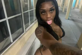 🧨In town your fav SEXY 4'11 healthy😉😏 chocolate bar🍫👅😋😜 - Image 6