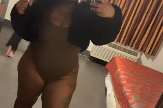 INCALLS BABE🫦 Thee Best Throat... - Image 4