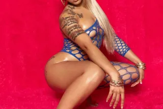 double trouble last day in town thick mami - Image 5