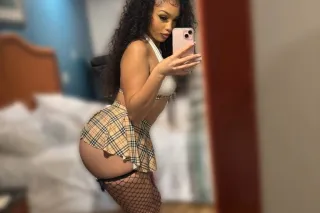 Sexy and Wet 👅💋 - Image 10